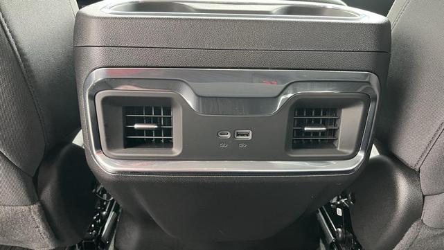 Photo of 2025 Summit White GMC Sierra 1500