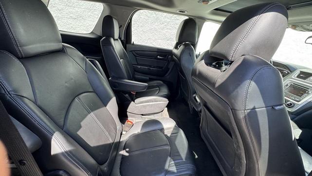 Photo of 2016 White Frost Tricoat GMC Acadia
