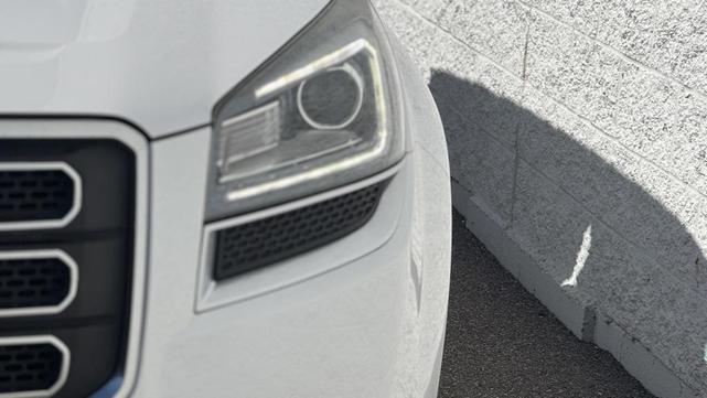 Photo of 2016 White Frost Tricoat GMC Acadia