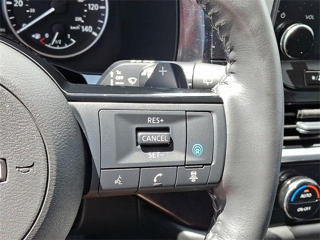 Photo of 2024 White Nissan Pathfinder