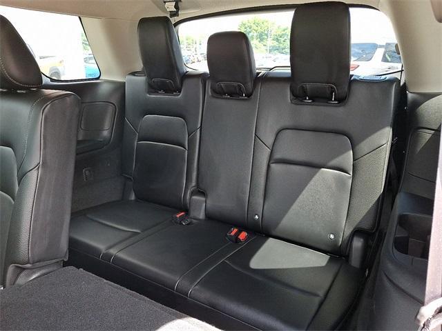 Photo of 2024 White Nissan Pathfinder