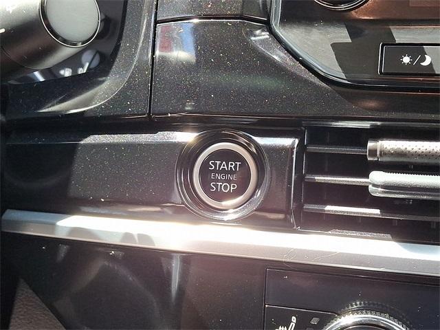 Photo of 2024 White Nissan Pathfinder