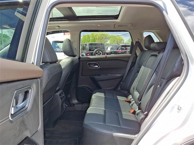 Photo of 2021 Brilliant Silver Metallic Nissan Rogue