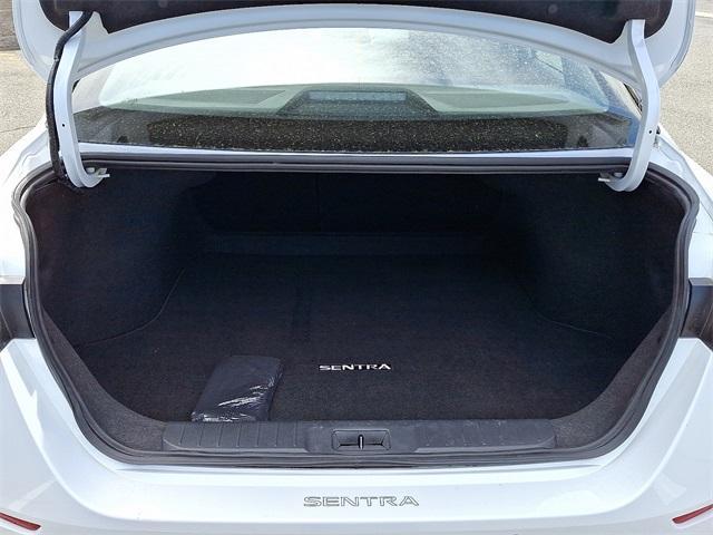 Photo of 2024 White Nissan Sentra