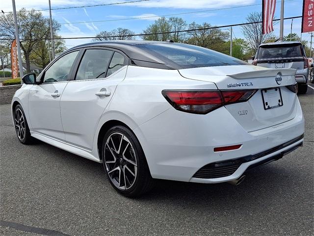 Photo of 2024 White Nissan Sentra