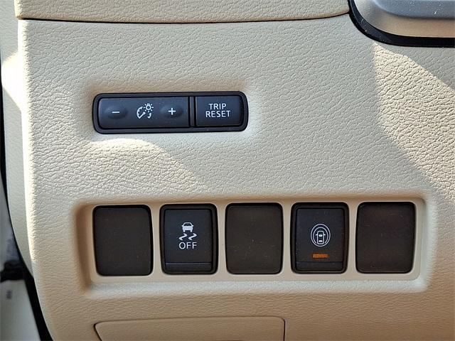 Photo of 2020 White Nissan Murano