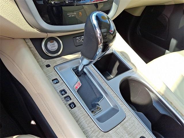 Photo of 2020 White Nissan Murano