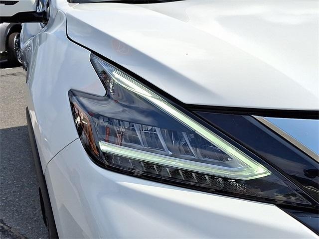 Photo of 2020 White Nissan Murano