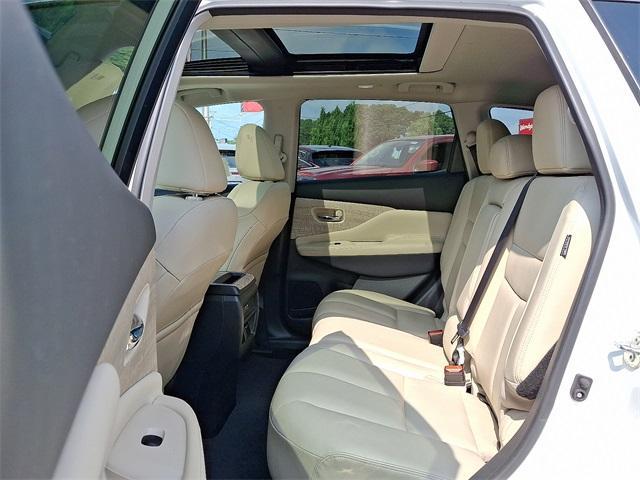 Photo of 2020 White Nissan Murano