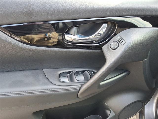 Photo of 2019 Gun Metallic Nissan Rogue Sport