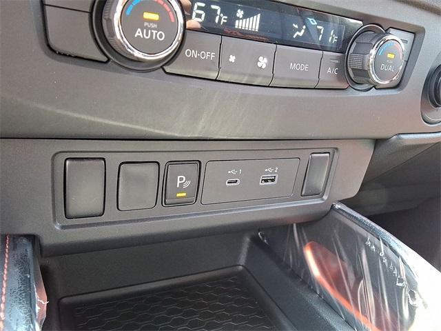 Photo of 2025 Boulder Gray Metallic Nissan Frontier