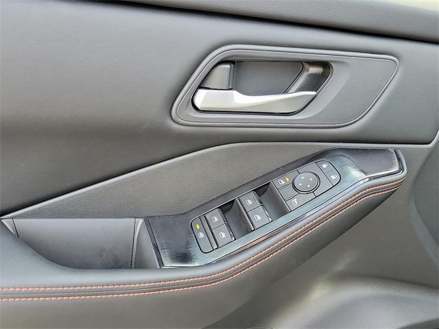 Photo of 2025 Everest White P Nissan Rogue