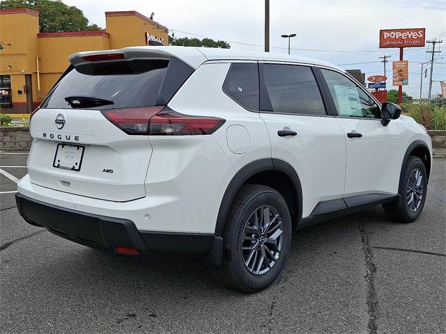 Photo of 2025 Glacier White Nissan Rogue
