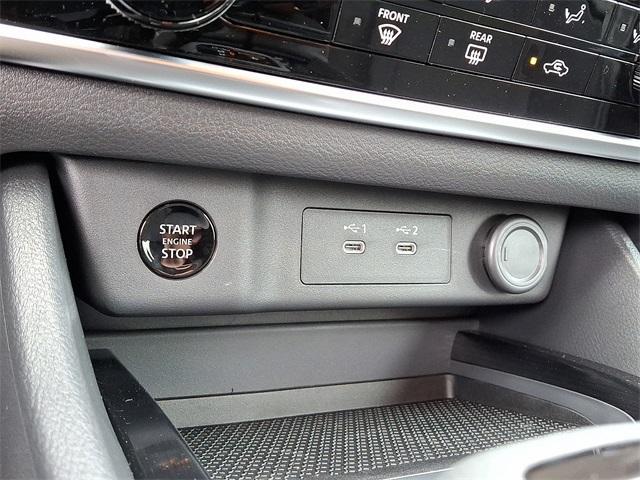 Photo of 2025 Glacier White Nissan Rogue