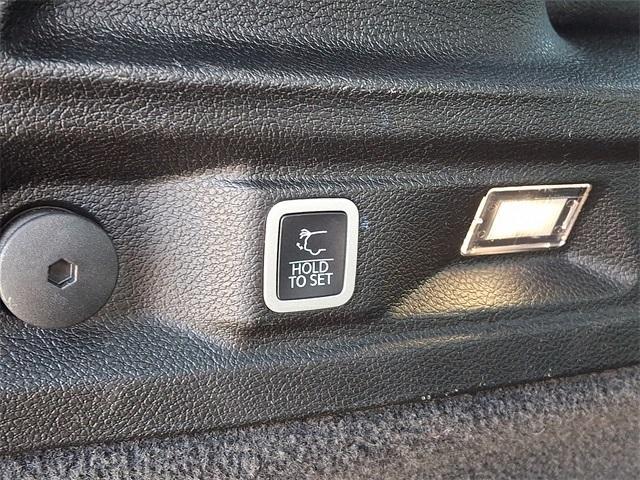 Photo of 2021 Diamond Black Jeep Grand Cherokee L