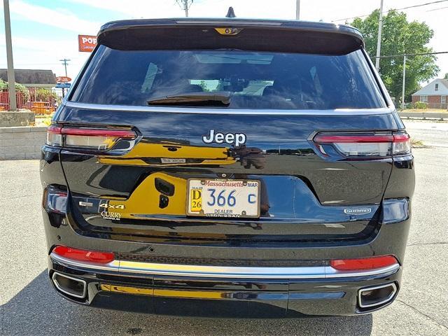 Photo of 2021 Diamond Black Jeep Grand Cherokee L