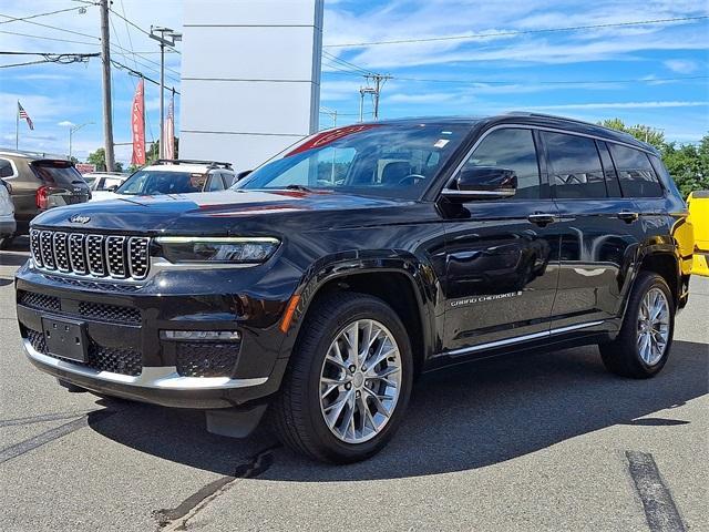 Photo of 2021 Diamond Black Jeep Grand Cherokee L