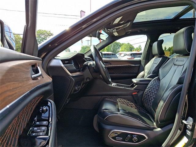 Photo of 2021 Diamond Black Jeep Grand Cherokee L
