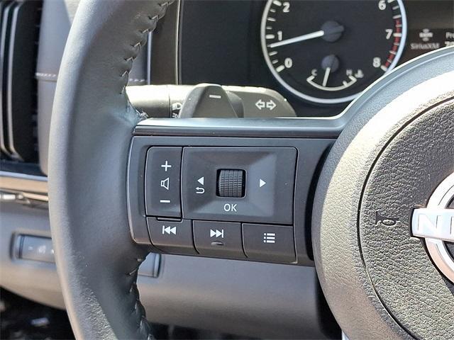 Photo of 2024 Black Nissan Pathfinder