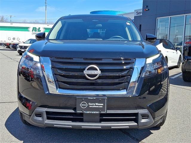 Photo of 2024 Black Nissan Pathfinder