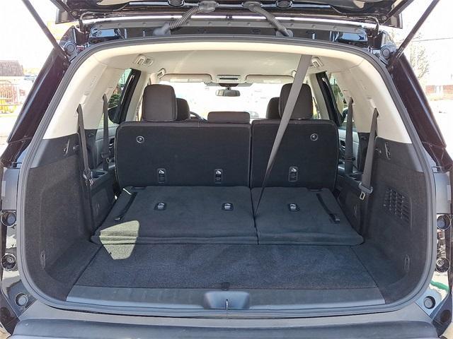 Photo of 2024 Black Nissan Pathfinder