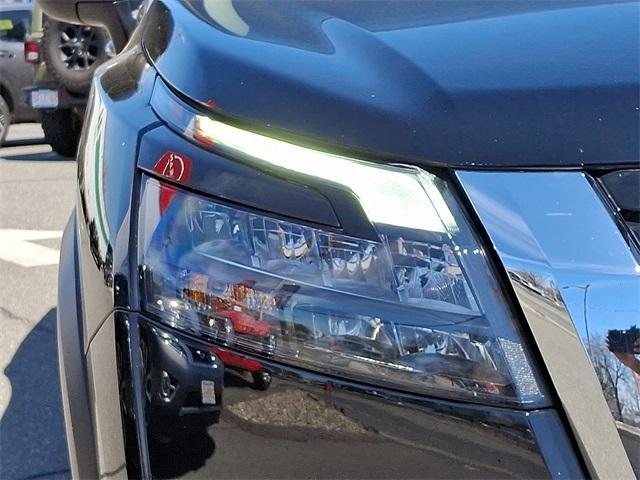 Photo of 2024 Black Nissan Pathfinder