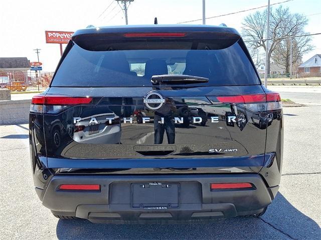 Photo of 2024 Black Nissan Pathfinder