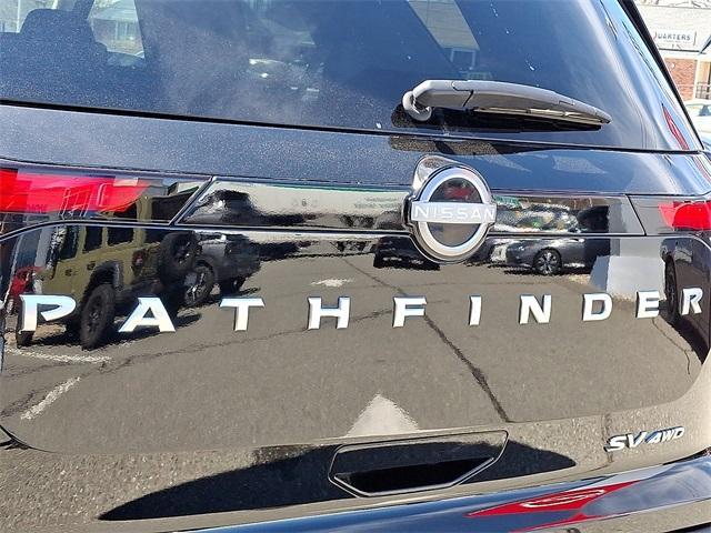 Photo of 2024 Black Nissan Pathfinder