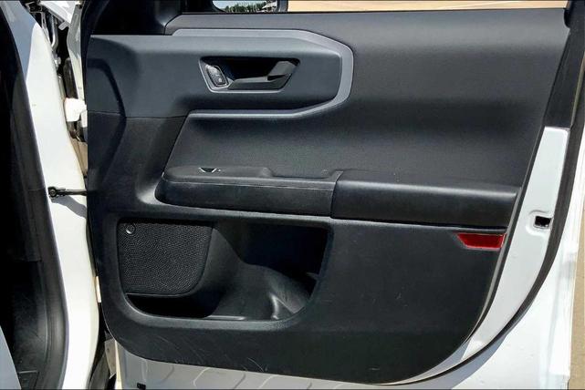 Photo of 2021 Oxford White Ford Bronco Sport
