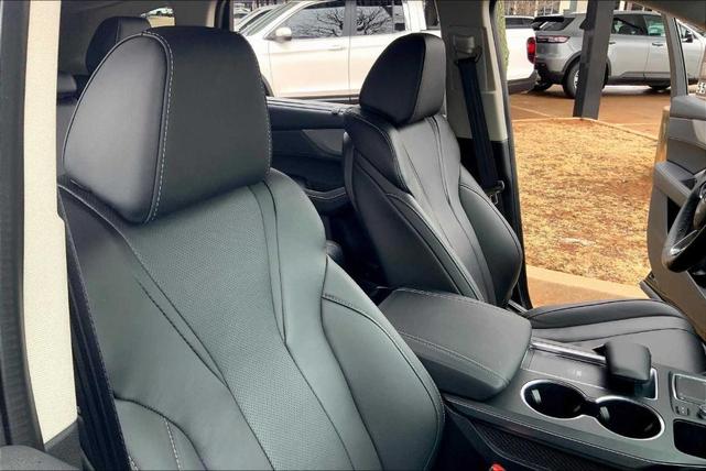 Photo of 2024 Majestic Black Pearl Acura MDX