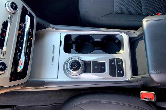 Photo of 2023 Star White Ford Explorer