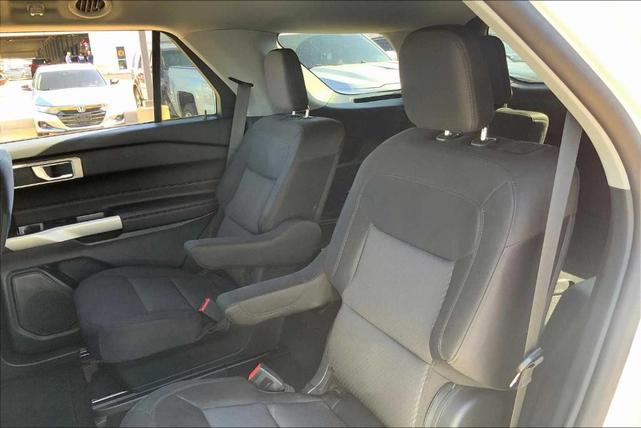 Photo of 2023 Star White Ford Explorer
