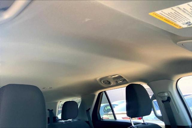 Photo of 2023 Star White Ford Explorer