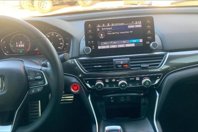 Photo of 2022 Crystal Black Pearl Honda Accord
