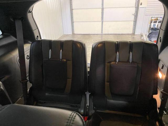 Photo of 2015 White Ford Explorer