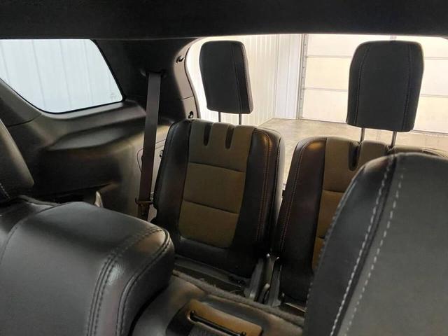 Photo of 2015 White Ford Explorer
