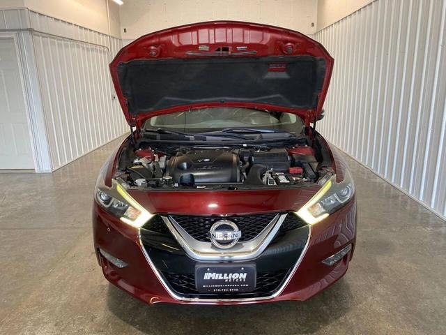 Photo of 2016 Burgundy Nissan Maxima