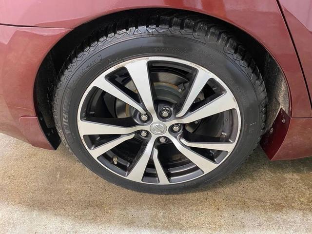 Photo of 2016 Burgundy Nissan Maxima