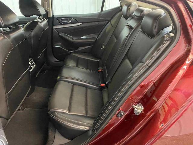Photo of 2016 Burgundy Nissan Maxima