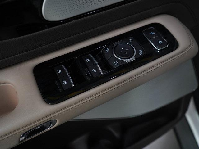 Photo of 2021 White Lincoln Aviator