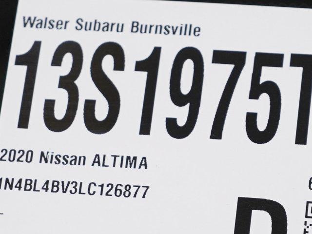Photo of 2020 Glacier White Nissan Altima