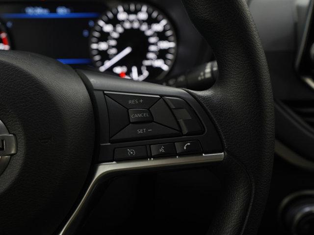 Photo of 2020 Glacier White Nissan Altima