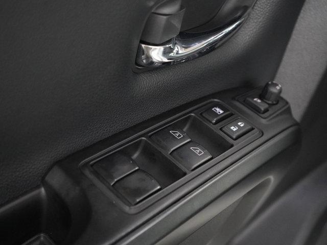 Photo of 2024 Glacier White Nissan Titan