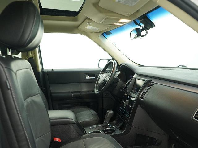 Photo of 2013 White Platinum Ford Flex