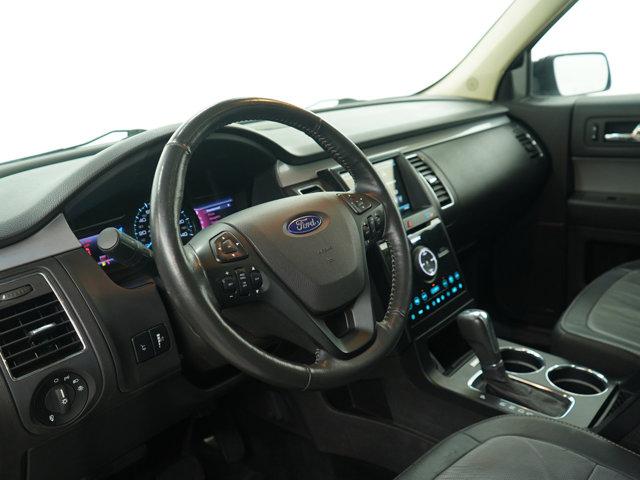 Photo of 2013 White Platinum Ford Flex