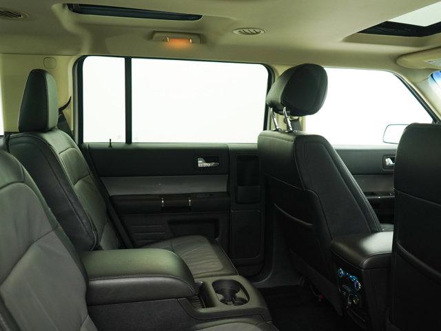 Photo of 2013 White Platinum Ford Flex