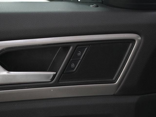 Photo of 2021 Pure White Volkswagen Atlas
