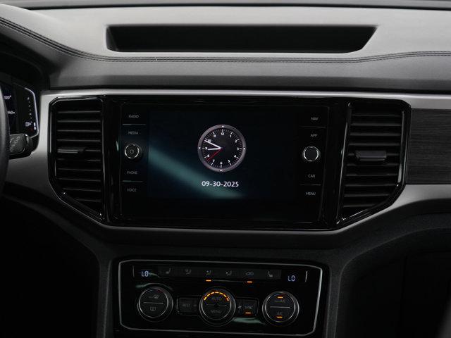 Photo of 2021 Pure White Volkswagen Atlas