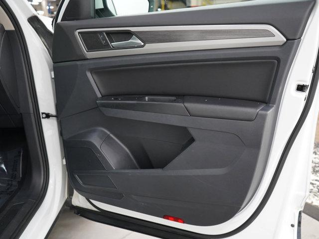 Photo of 2021 Pure White Volkswagen Atlas