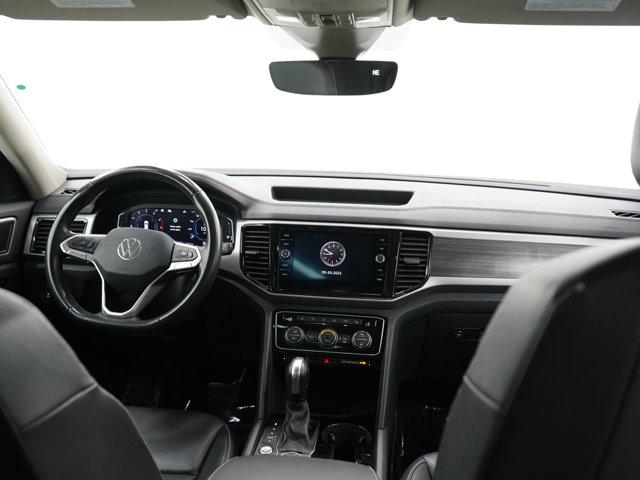 Photo of 2021 Pure White Volkswagen Atlas